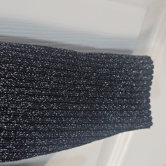 NWT ICHI Metallic Crossback Long Sleeved Ribbed Knit Metallic Black Top XL - Picture 6 of 13